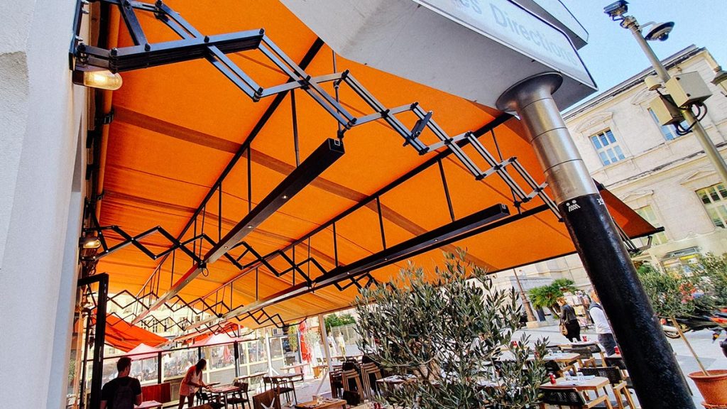 Store Eiffel terrasse de restaurant
