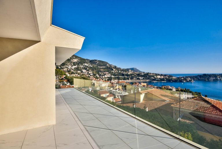 Terrasse vue mer, garde-corps en verre